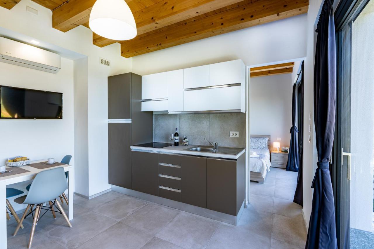 Casa Tina Holiday Home Диано-д'Альба Экстерьер фото