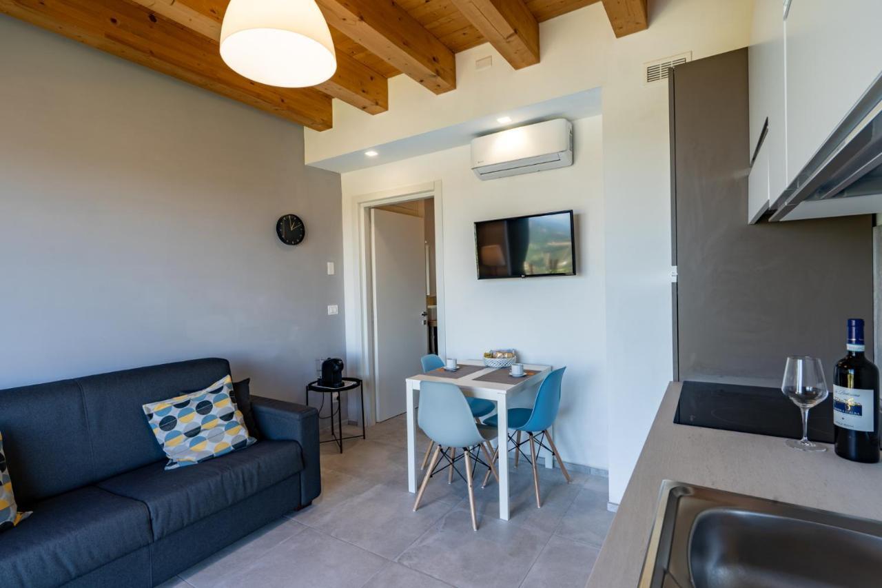 Casa Tina Holiday Home Диано-д'Альба Экстерьер фото
